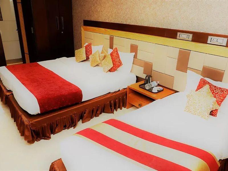 The Ashoka Hotel Indore Zewnętrze zdjęcie
