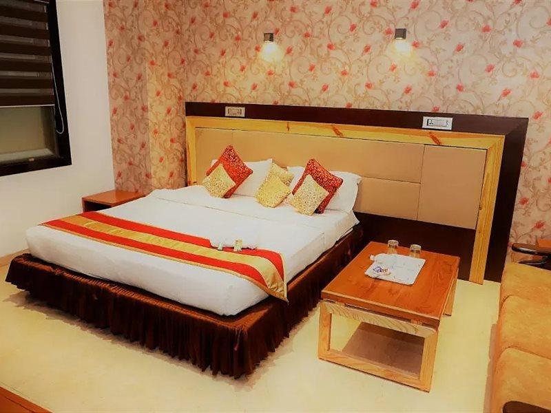The Ashoka Hotel Indore Zewnętrze zdjęcie
