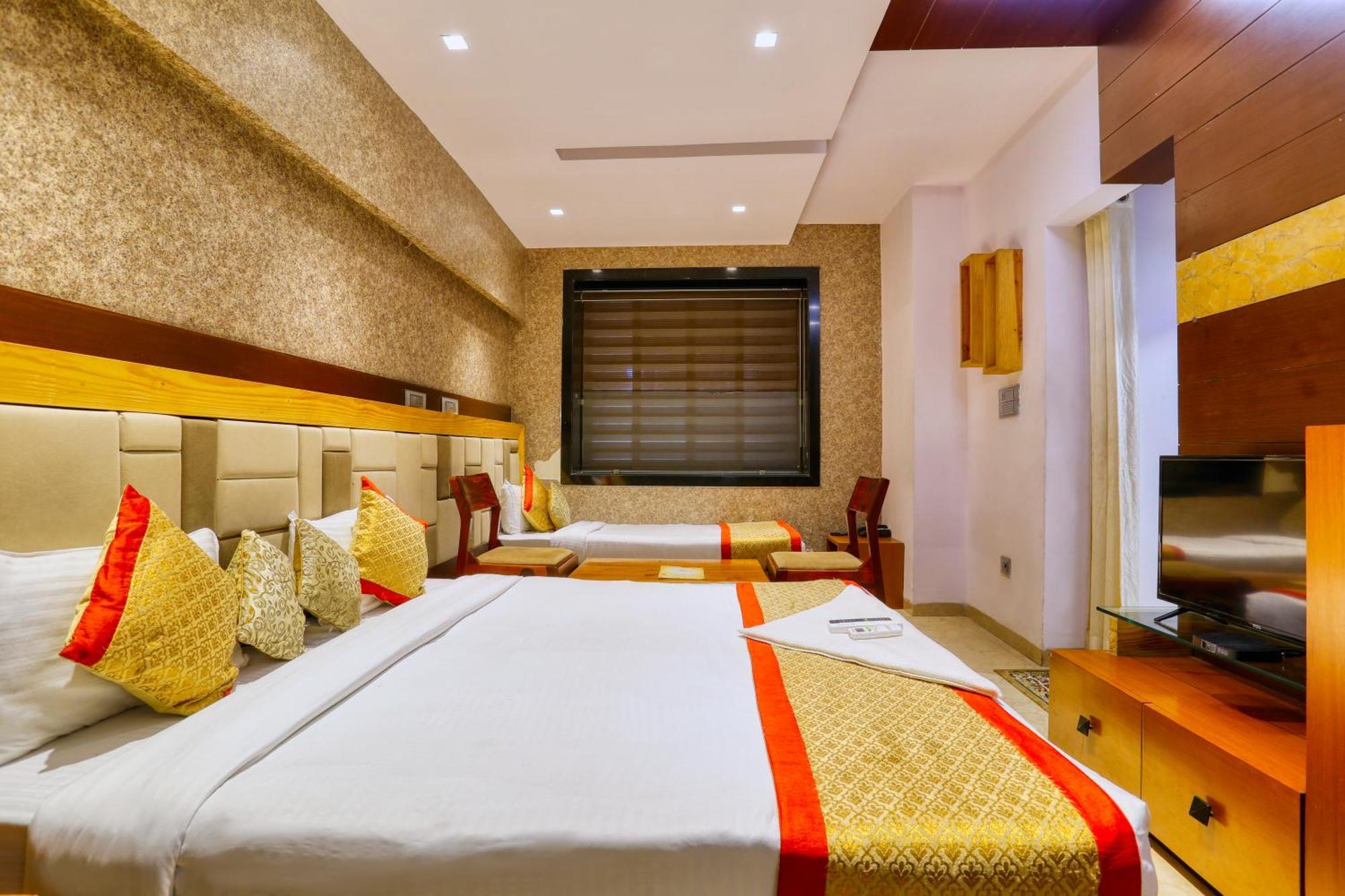 The Ashoka Hotel Indore Zewnętrze zdjęcie