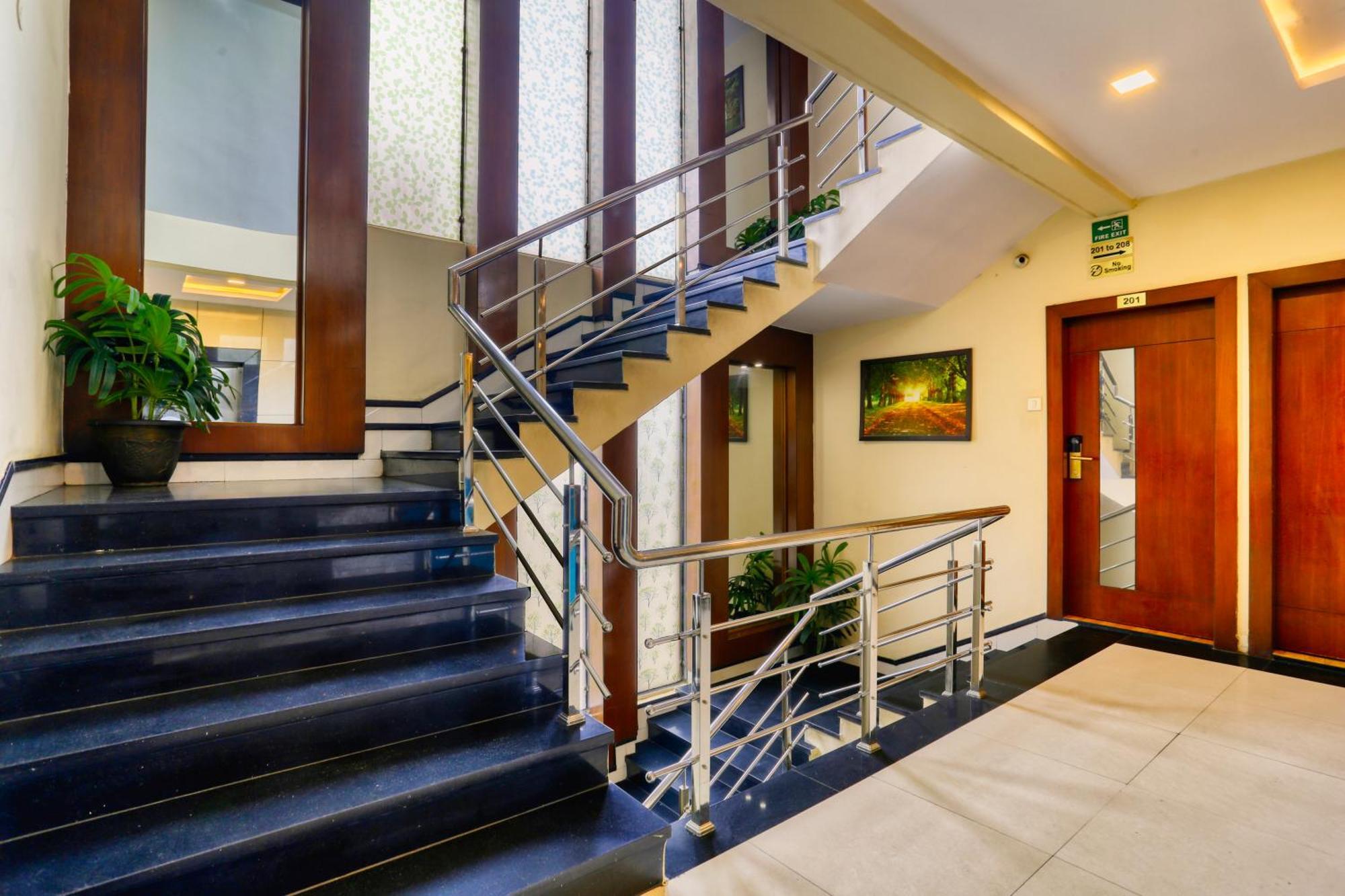 The Ashoka Hotel Indore Zewnętrze zdjęcie