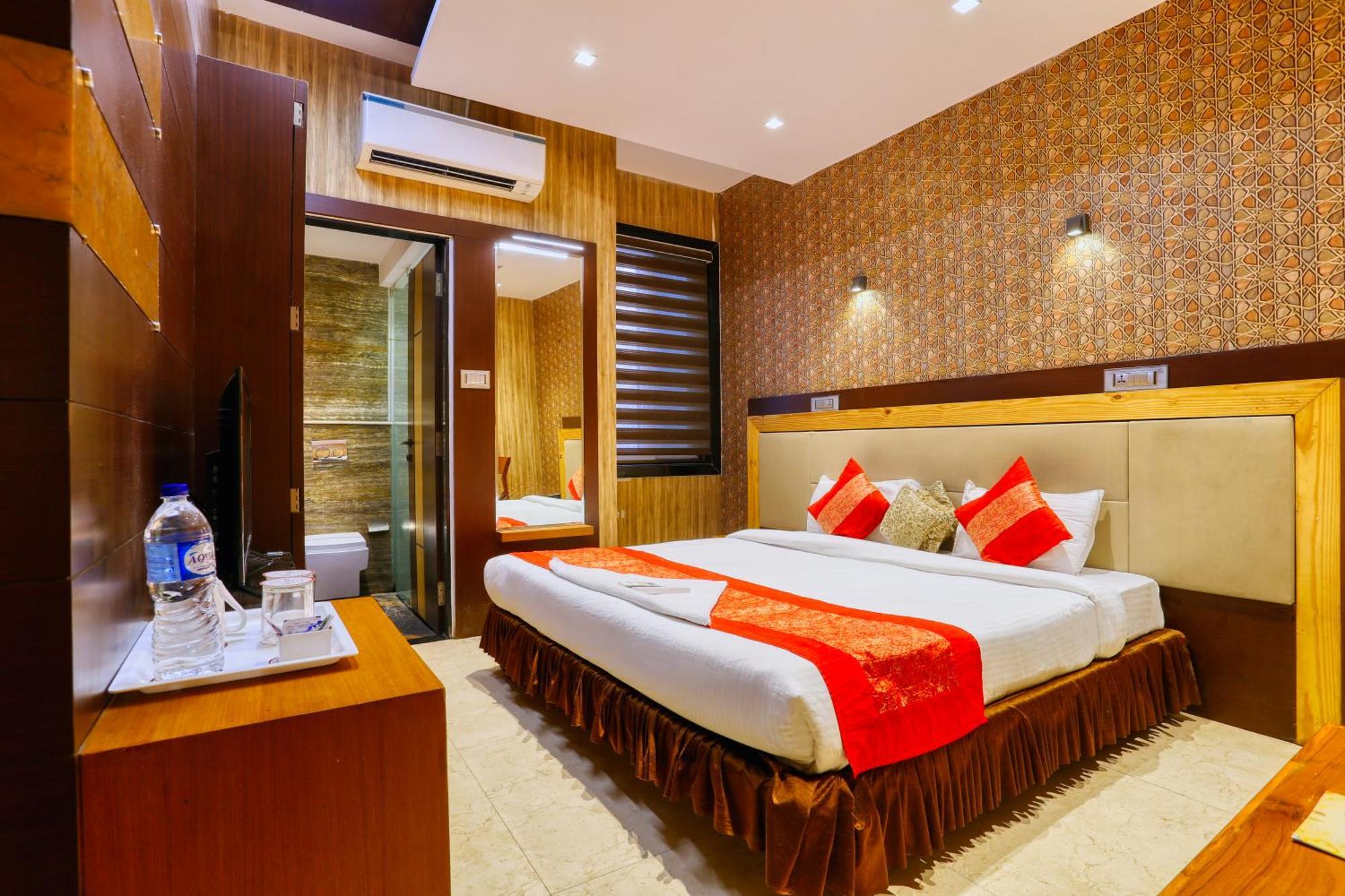 The Ashoka Hotel Indore Zewnętrze zdjęcie