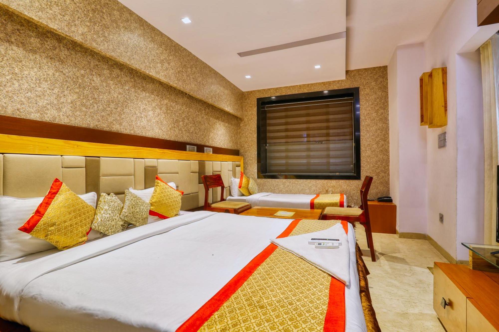 The Ashoka Hotel Indore Zewnętrze zdjęcie