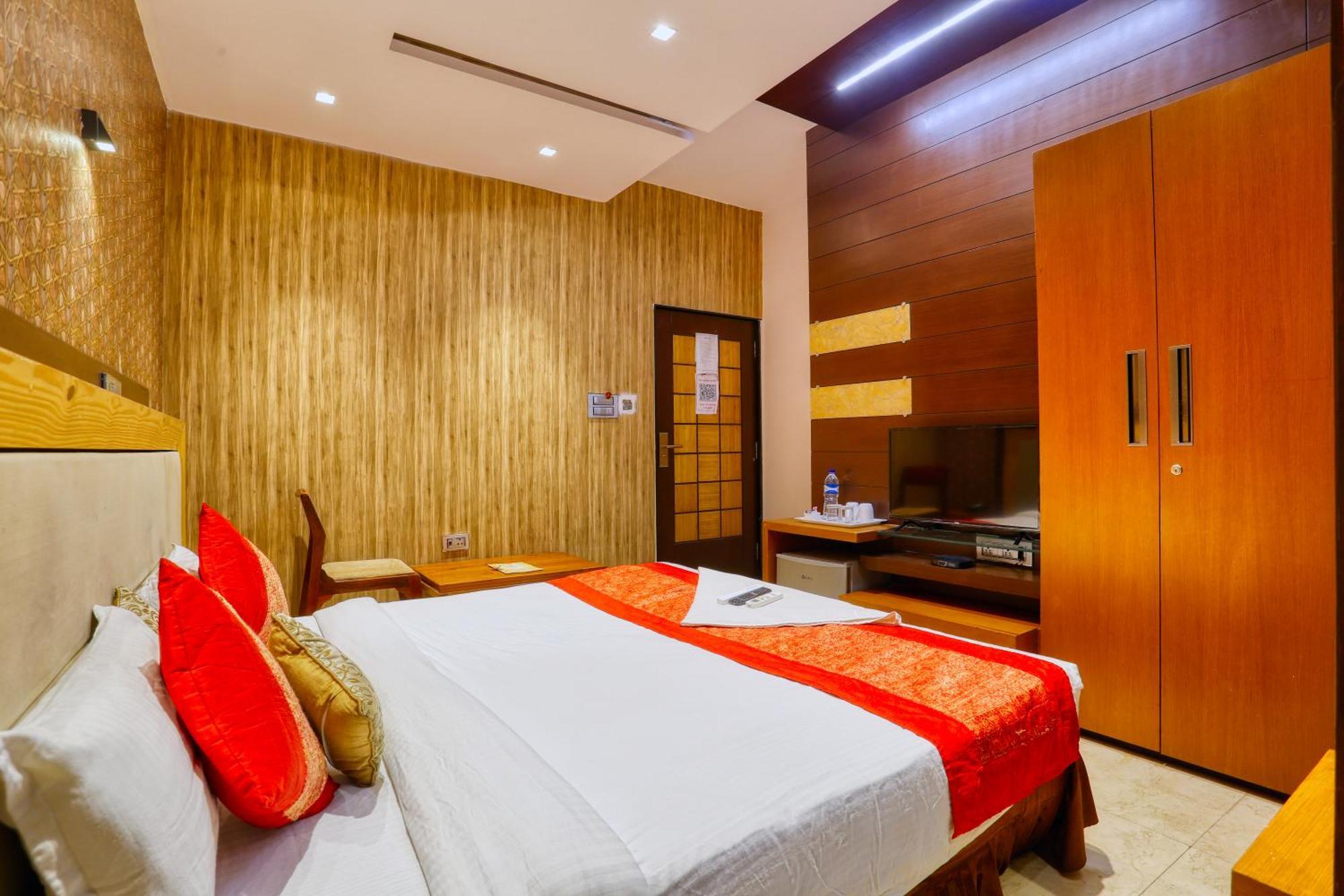 The Ashoka Hotel Indore Zewnętrze zdjęcie