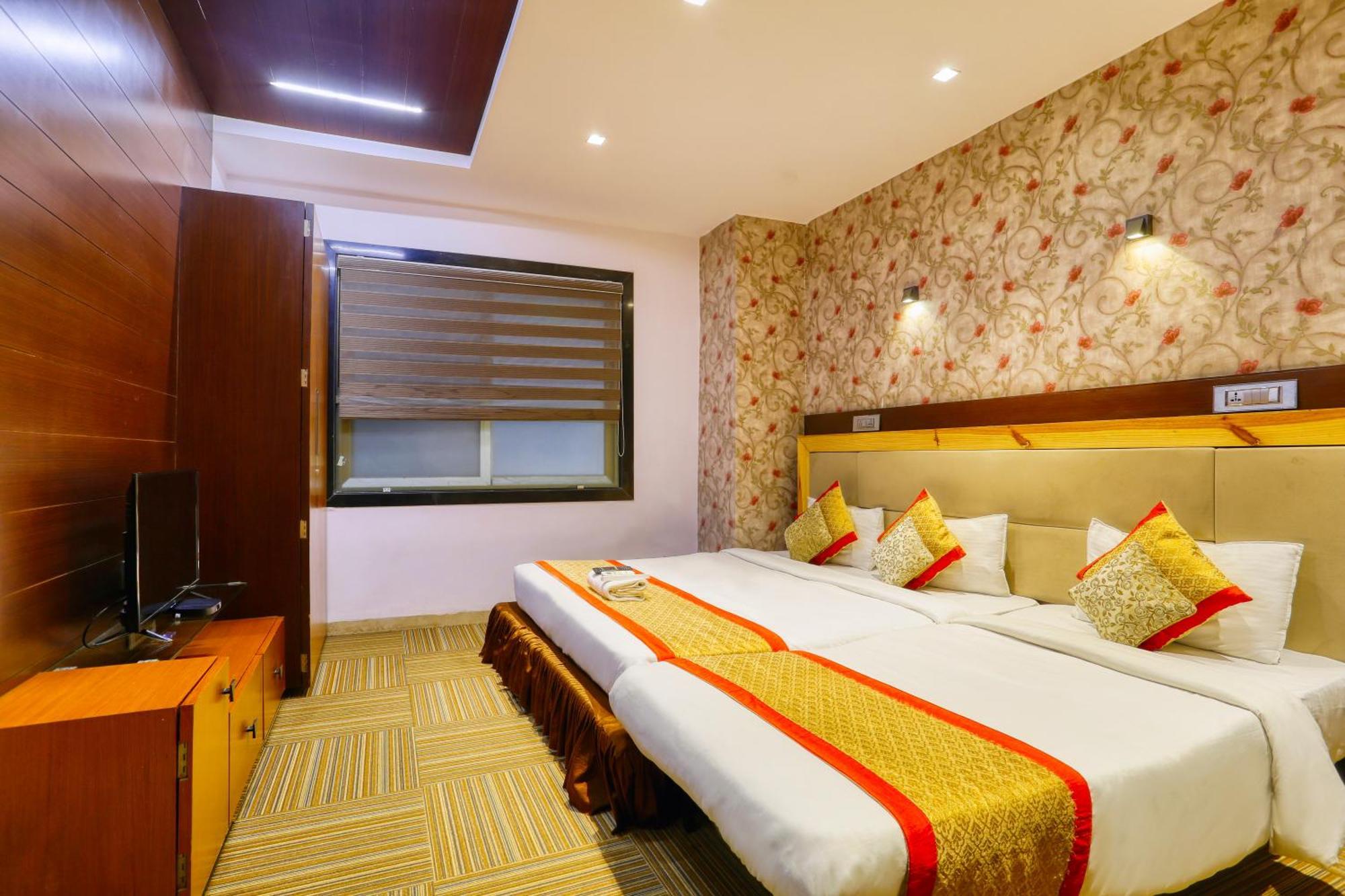 The Ashoka Hotel Indore Zewnętrze zdjęcie