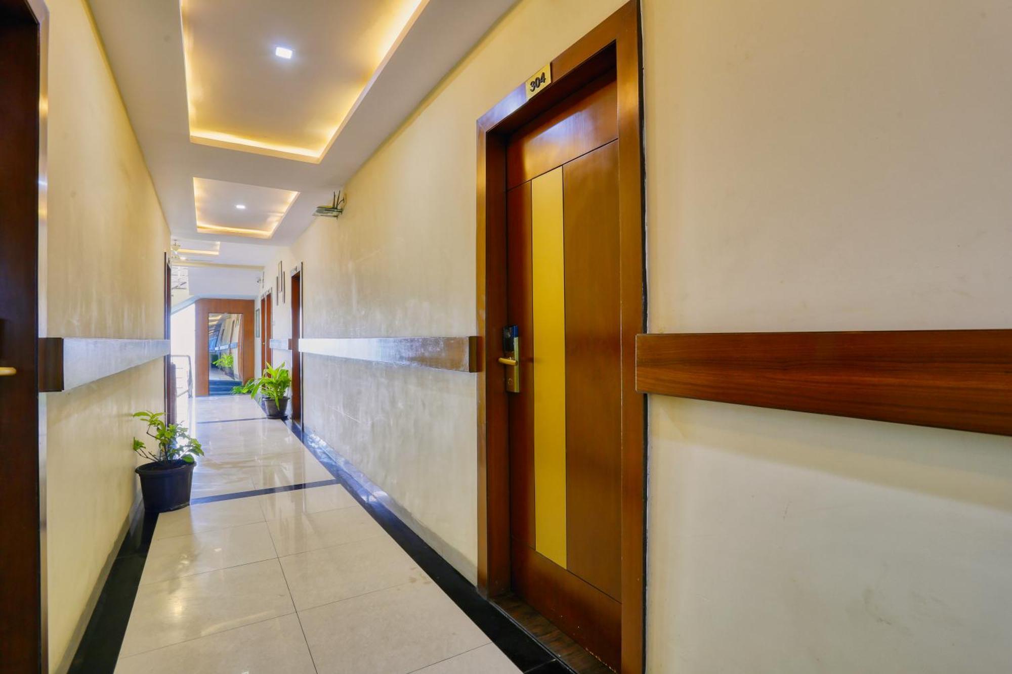 The Ashoka Hotel Indore Zewnętrze zdjęcie