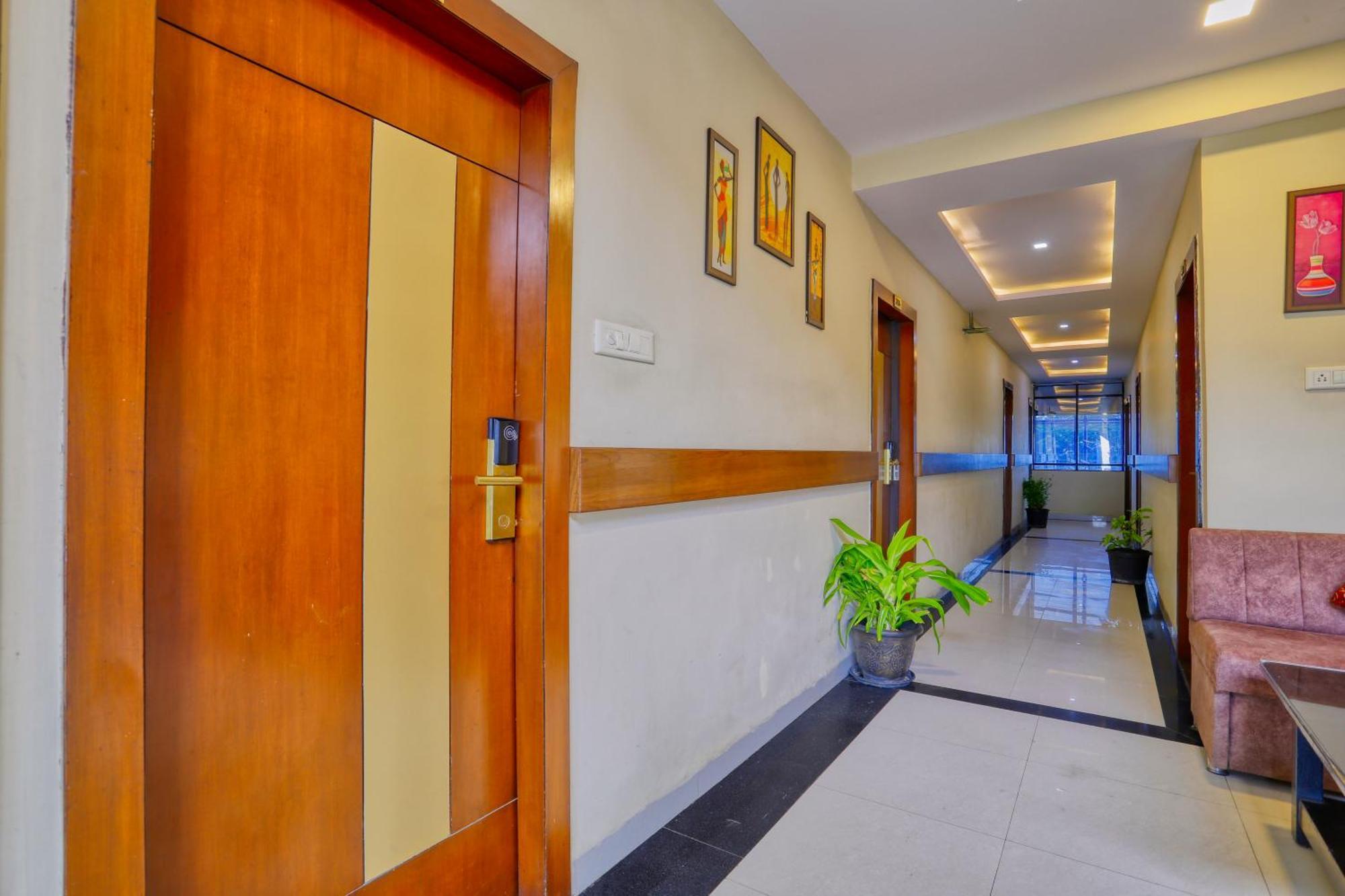 The Ashoka Hotel Indore Zewnętrze zdjęcie