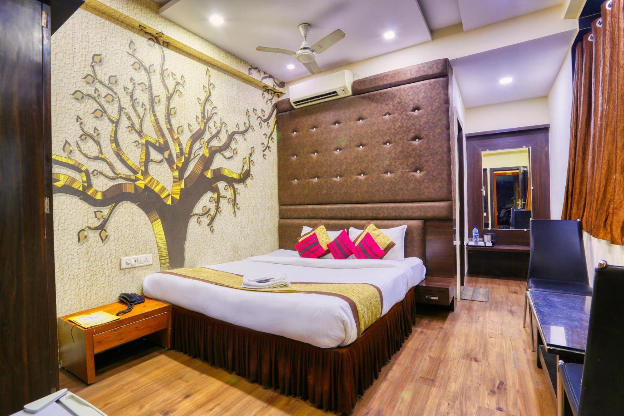 The Ashoka Hotel Indore Zewnętrze zdjęcie